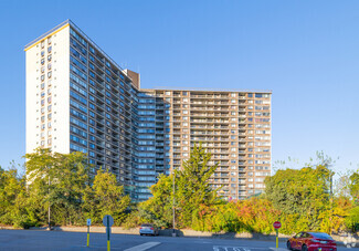Building Photo - 2 Bay Club Dr