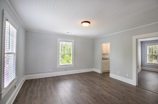 Building Photo - 519 Guilford Ave