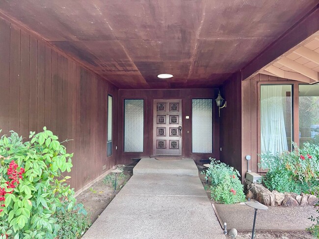 Building Photo - 4 Bed / 3 Bath | El Macero Home Available ...