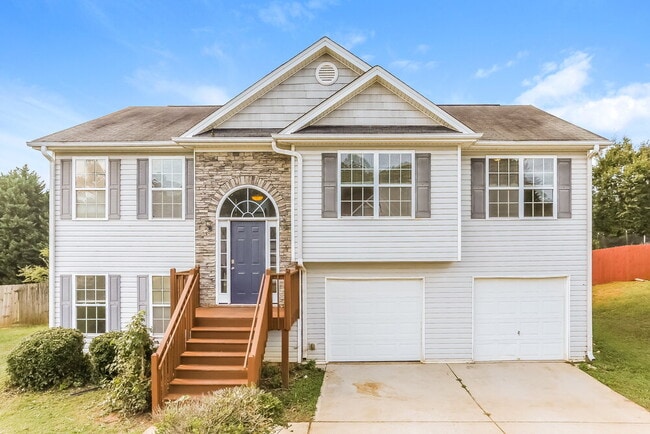 Building Photo - 4809 Camelot Dr