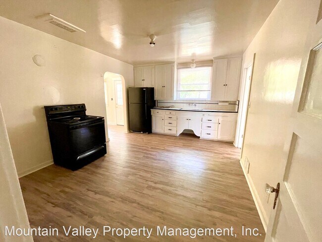 Foto del edificio - 3 br, 1 bath House - 10777 Red Dog Road