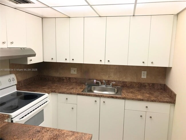 Building Photo - 2029 NW 46th Ave