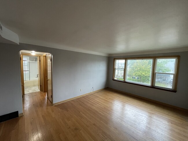 Building Photo - 13705 Lakewood Hts Blvd