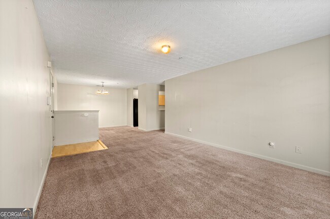 Building Photo - 9202 Fairington Ridge Cir