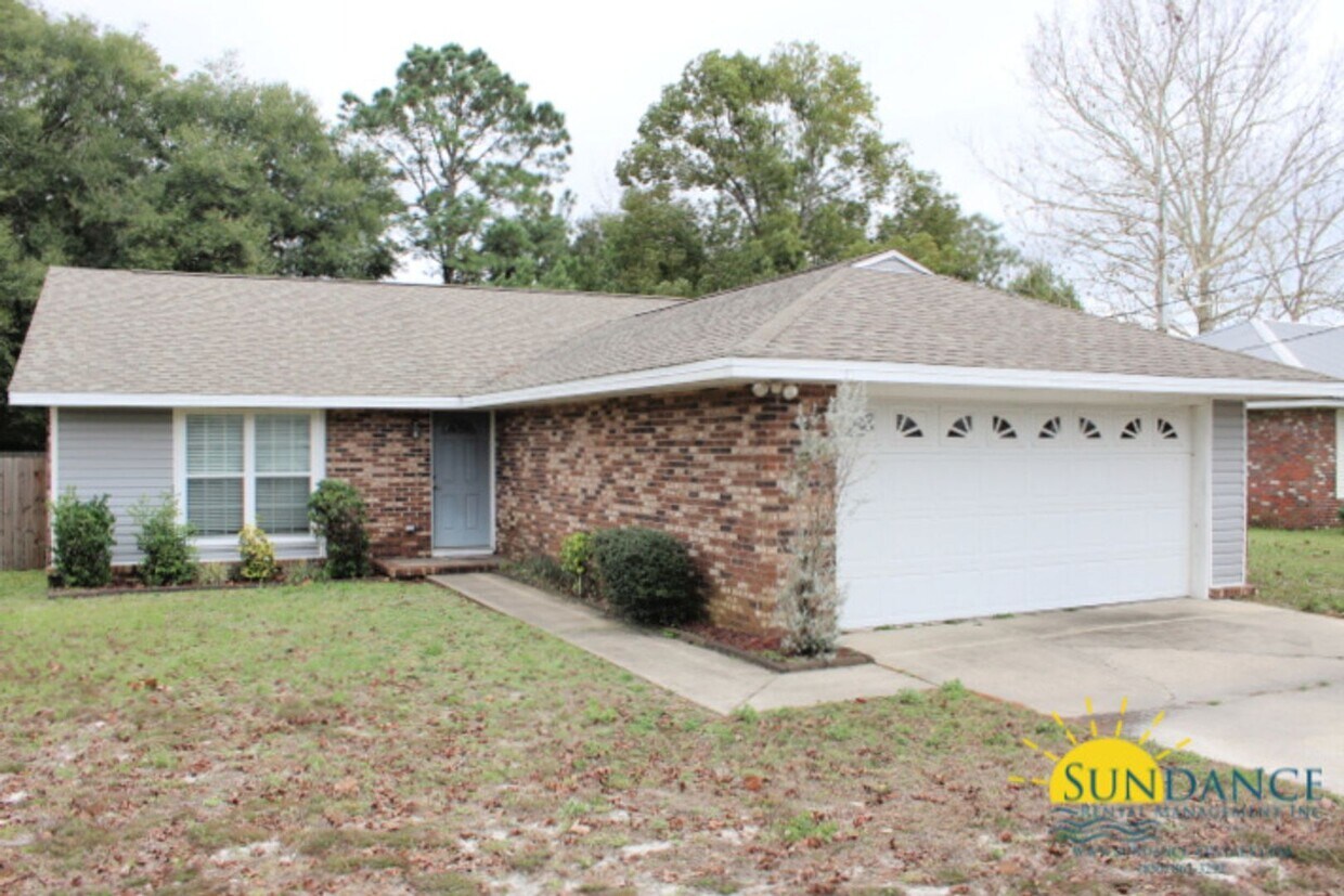 Primary Photo - Beautiful Fully Furnished 3 Bedroom Home i...
