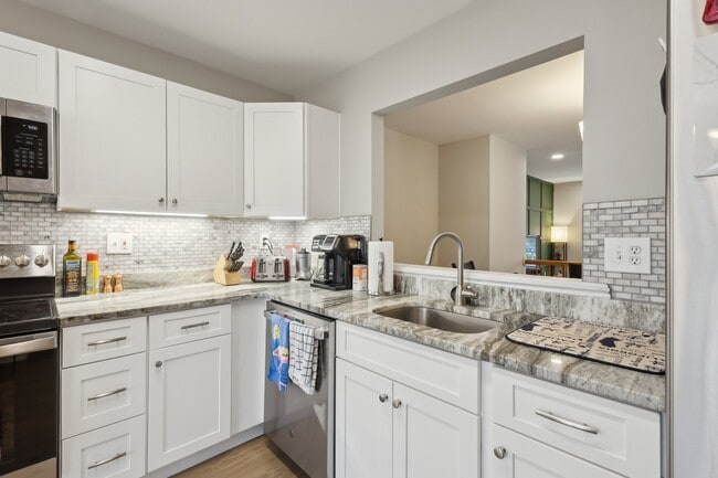 Foto del edificio - 602 Stafford Glen Ct