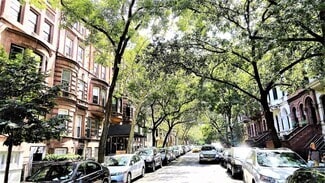 Building Photo - 72 W 69th St