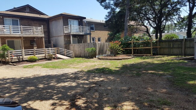 Foto del edificio - 2323 Red Tide Rd