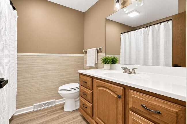 Foto del edificio - 129 Hillwood Dr