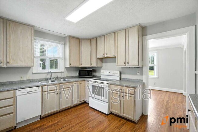 Foto del edificio - 121 Hanover Ave