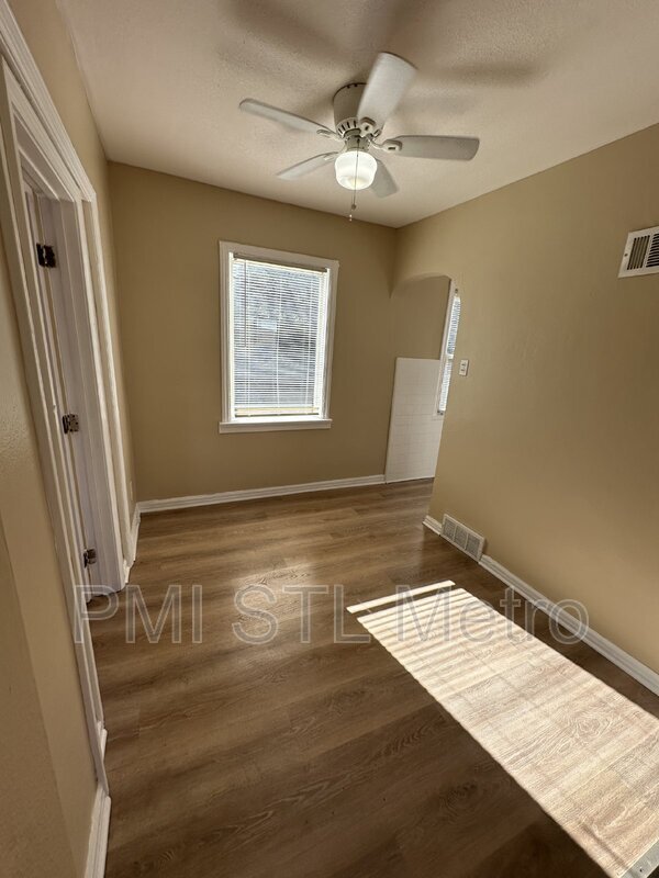 Foto del edificio - 6910 Roland Blvd