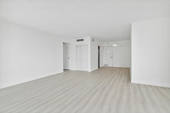 Building Photo - 1200 West Ave