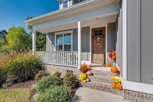 Building Photo - Beautiful Like New Home in Ooltewah