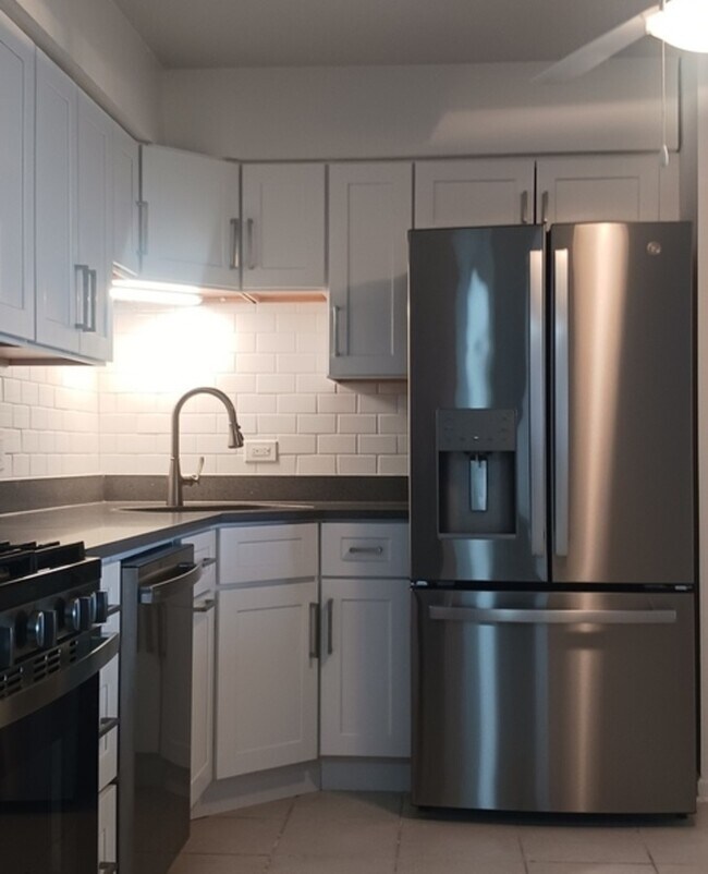 Building Photo - 8801 W Golf Rd