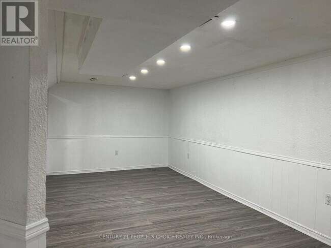 Building Photo - 534 Lana Terrace