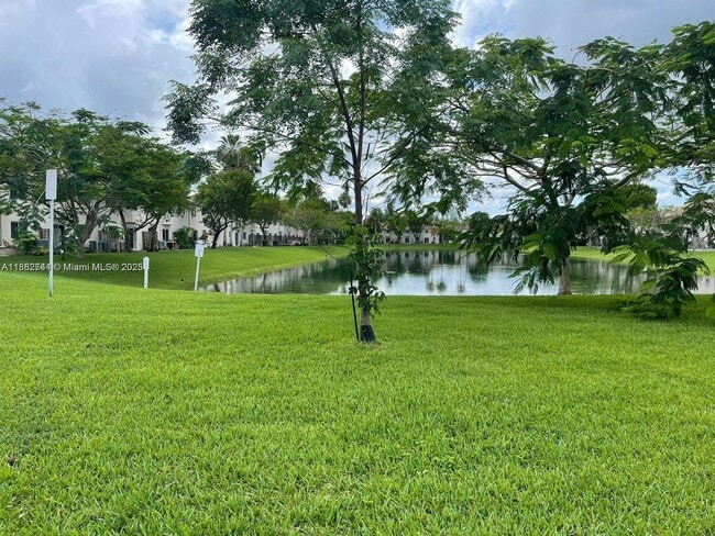 Foto del edificio - 2721 SE 12th Pl