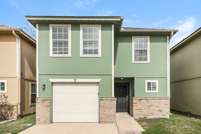 Building Photo - 4906 N Cancun Dr