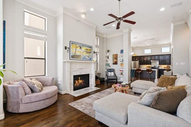 Building Photo - 1708 Dart St