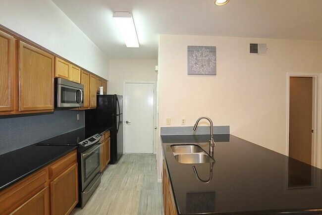 Foto del edificio - 7342 Regency Square Ct