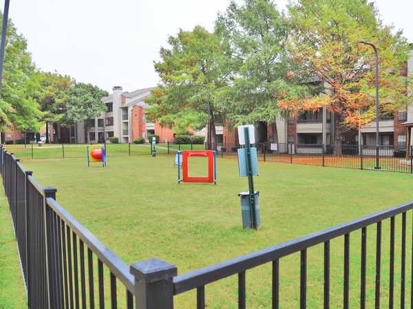 Primary Photo - Villa Del Mar Apartments