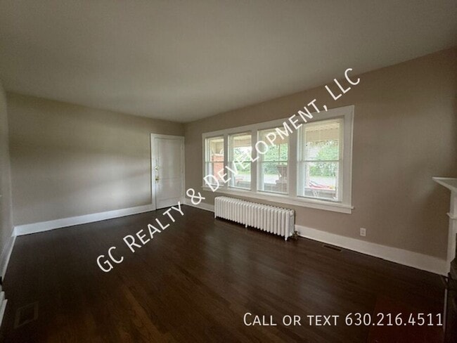 Building Photo - 2317 Maple Ave