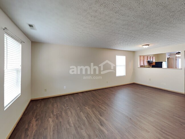 Foto del edificio - 7516 Hemrich Dr