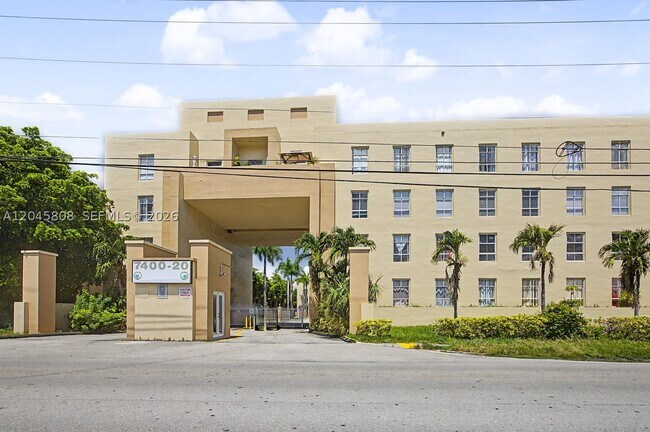 Building Photo - 7420 W 20th Ave