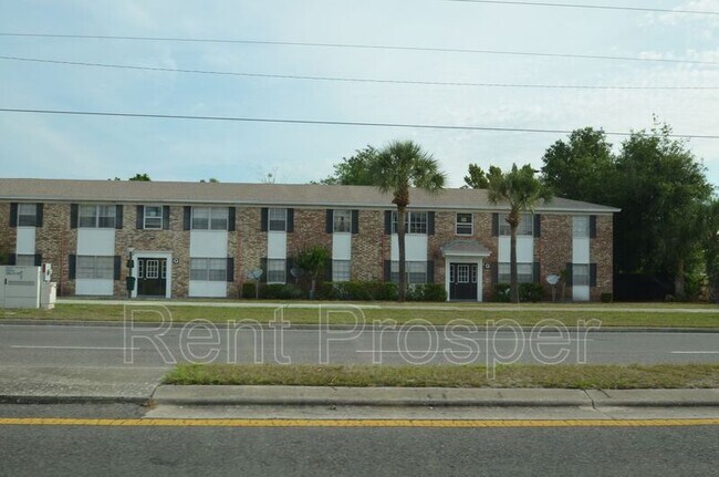 Foto del edificio - 5317 Curry Ford Rd
