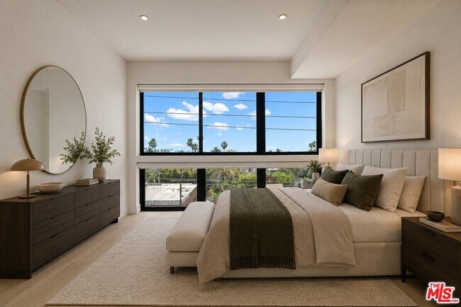 Foto del edificio - 1808 Lincoln Blvd
