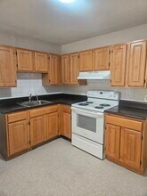 Building Photo - 572 Cummins Hwy