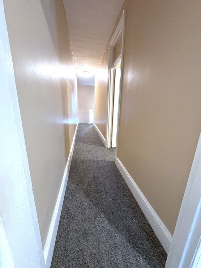 Building Photo - Nice Spacious Home with Backyard for Rent