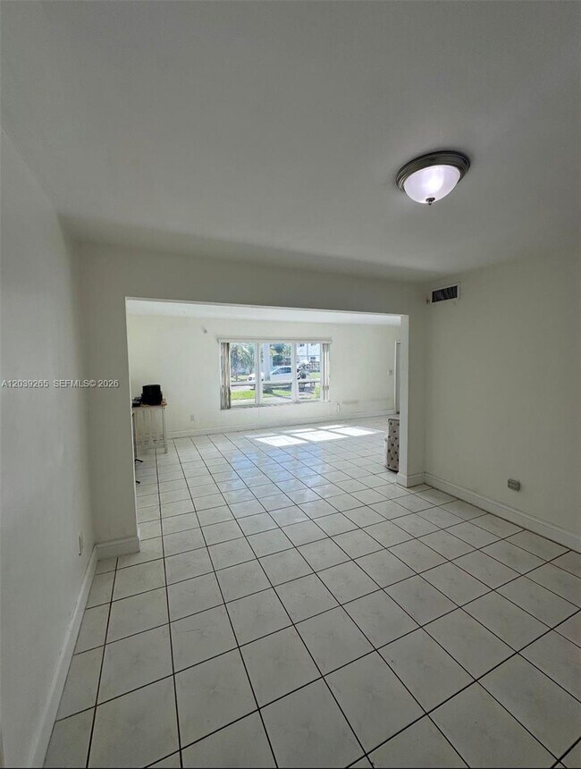 Foto del edificio - 355 NW 205th Terrace