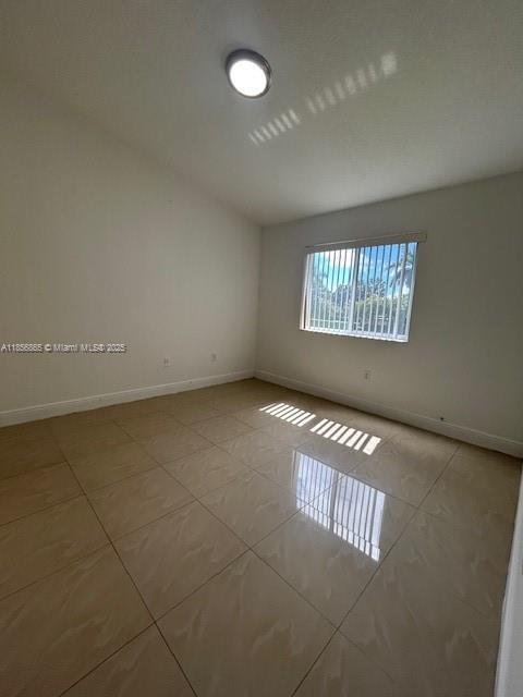 Foto del edificio - 925 NE 34th Ave