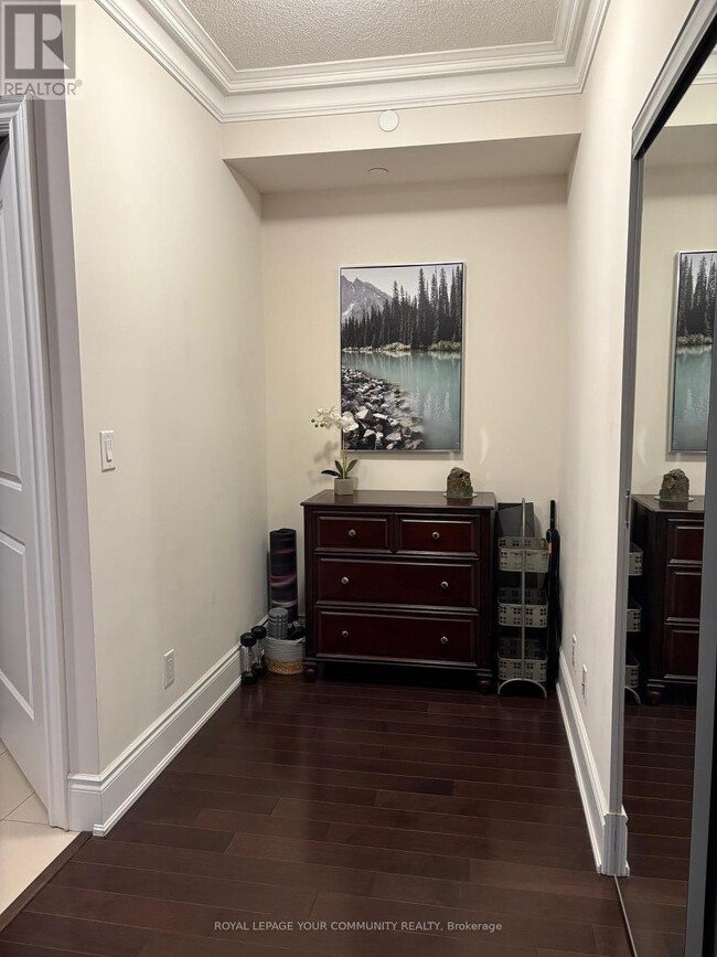 Photo du bâtiment - 325 South Park Rd