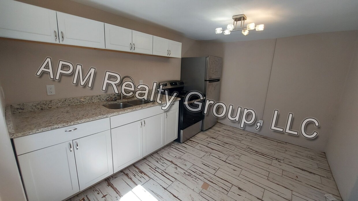 Building Photo - Updated West Columbia Apartment
