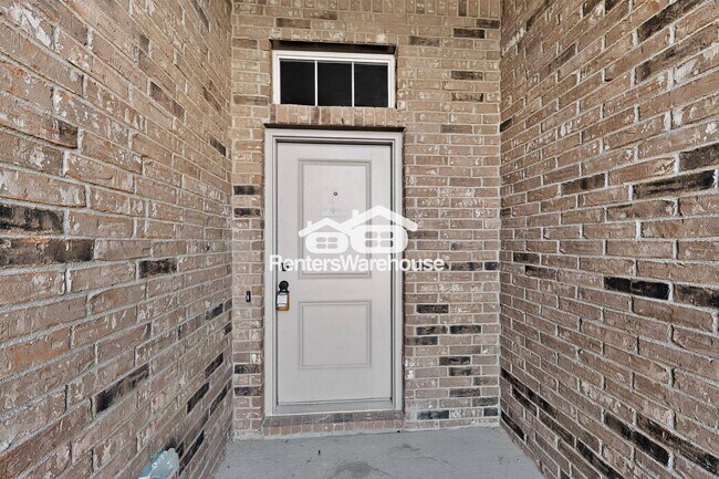 Foto del edificio - 8517 Centerboard Ln