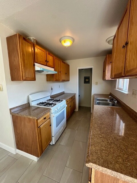 Foto del edificio - 1120 School St