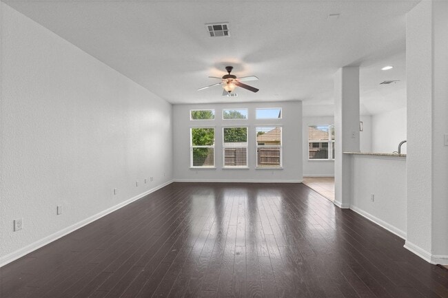 Building Photo - 1049 Regency Ln