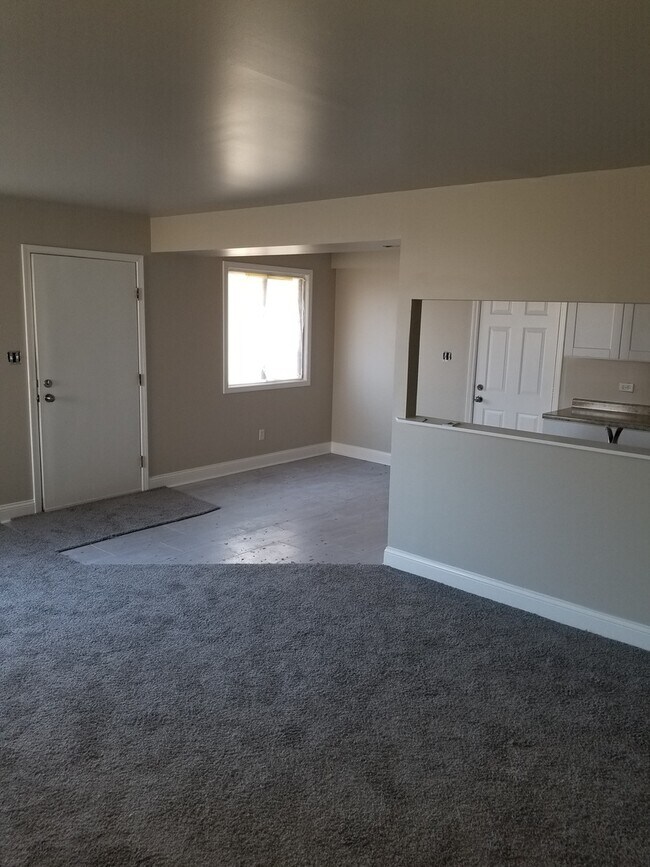 Foto del edificio - 6883 Fillmore Dr