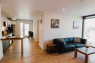 Building Photo - 221 Stradbrook Ave