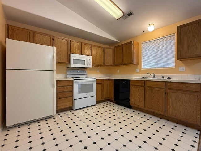 Foto del edificio - 12411 W 11th Ave