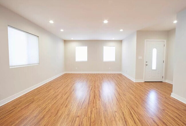 Foto del edificio - 4838 W 18th St