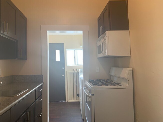 Foto del edificio - Old World Charm 1 bedroom / 1 bath