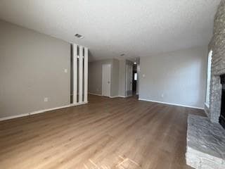 Foto del edificio - 2202 Donahue Ln