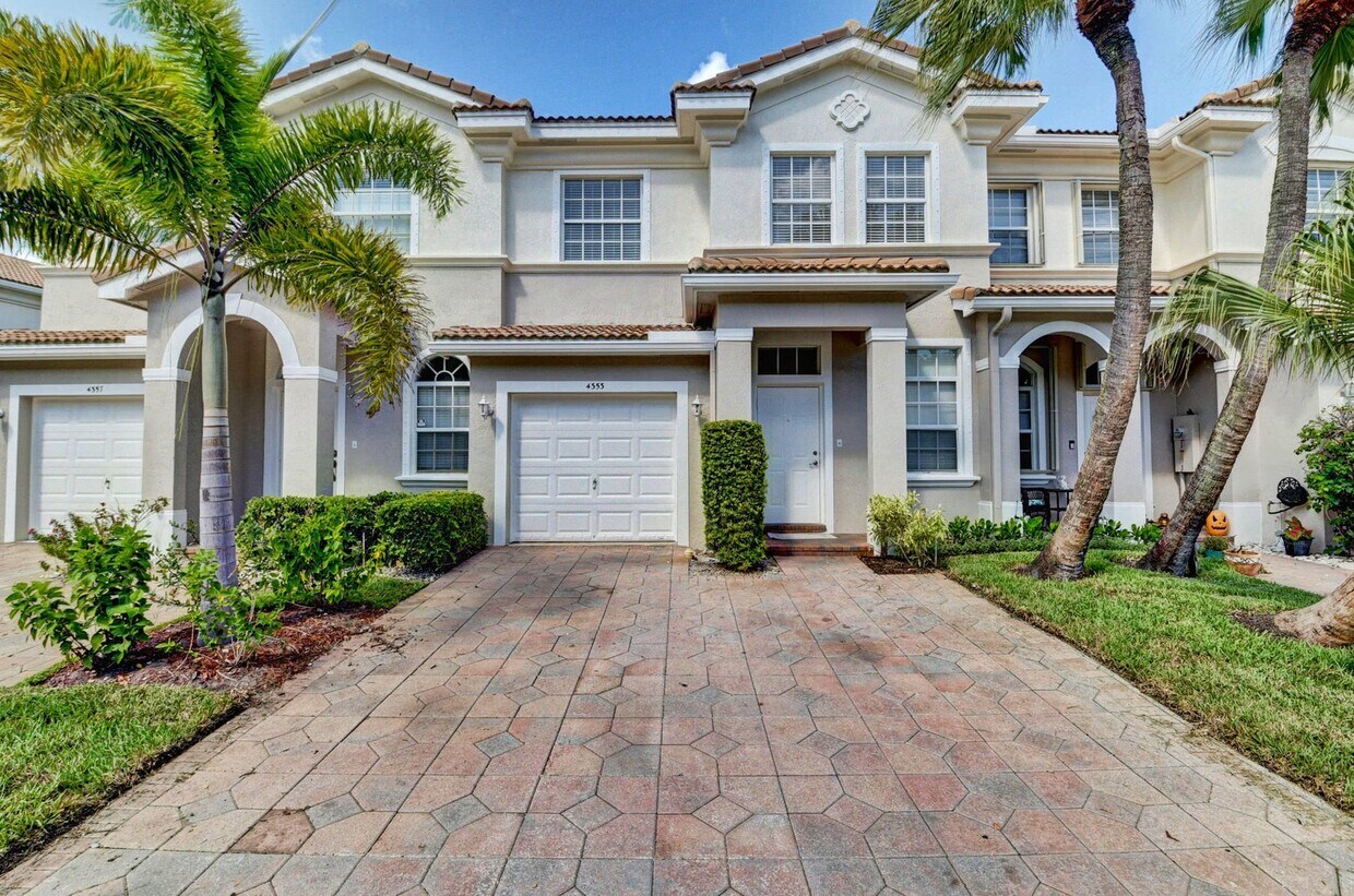 Foto principal - 4353 Legacy Ct