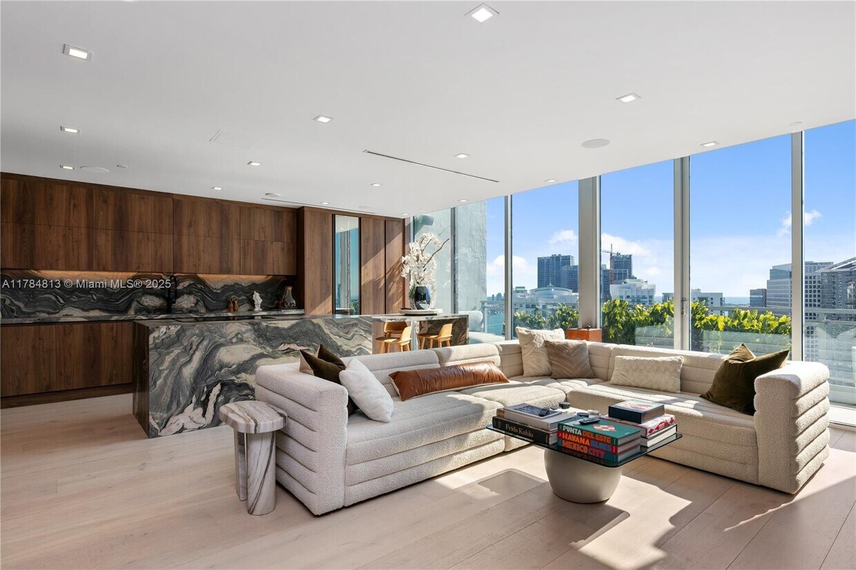 Foto principal - 90 SW 3rd St