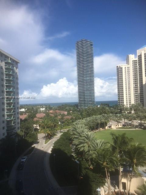 Foto del edificio - 19370 Collins Ave