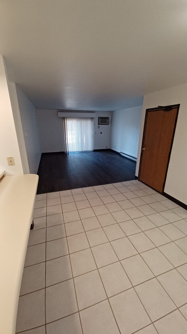 Dining Area leading to living room - 204 Ski Ct