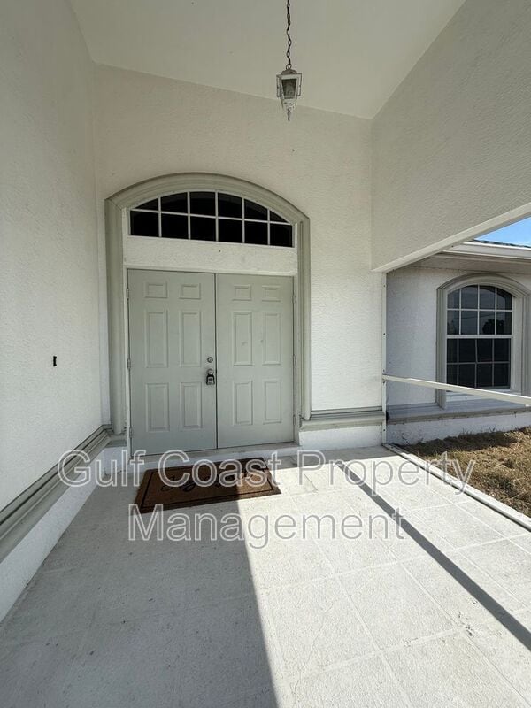 Building Photo - 2725 Chiquita Blvd S