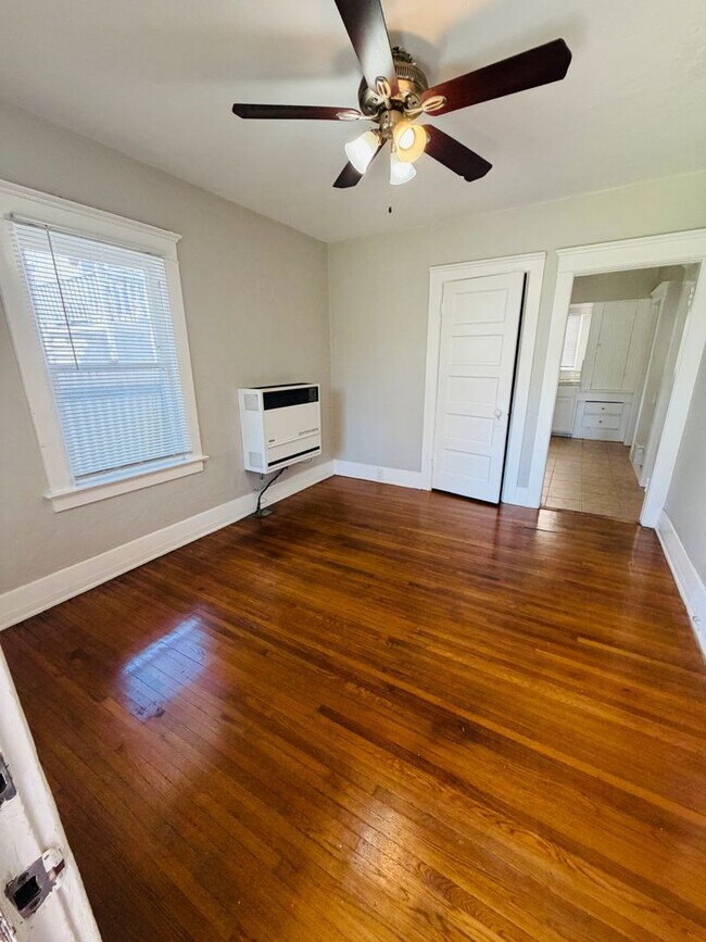 Building Photo - 309